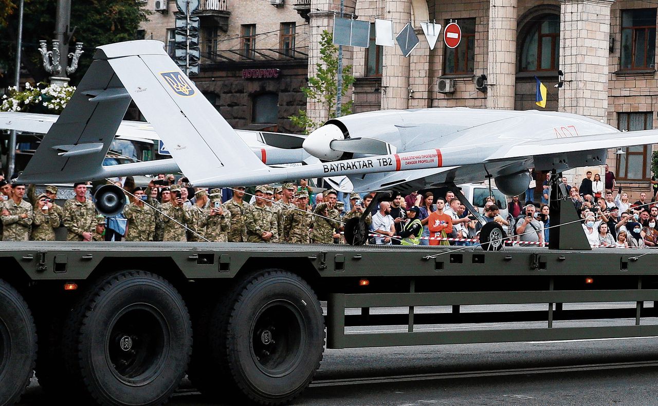Een Bayraktar-drone tijdens een repetitie voor de militaire parade op Onafhankelijkheidsdag in Kiev, augustus 2021.