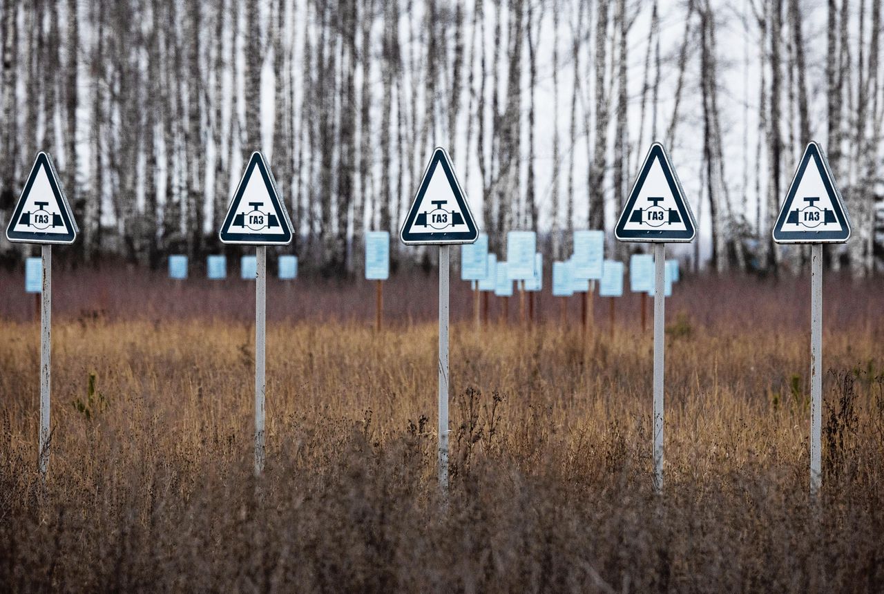 Markering van gaspijpleiding van het Russische Gazprom in Kasimov, Rusland.