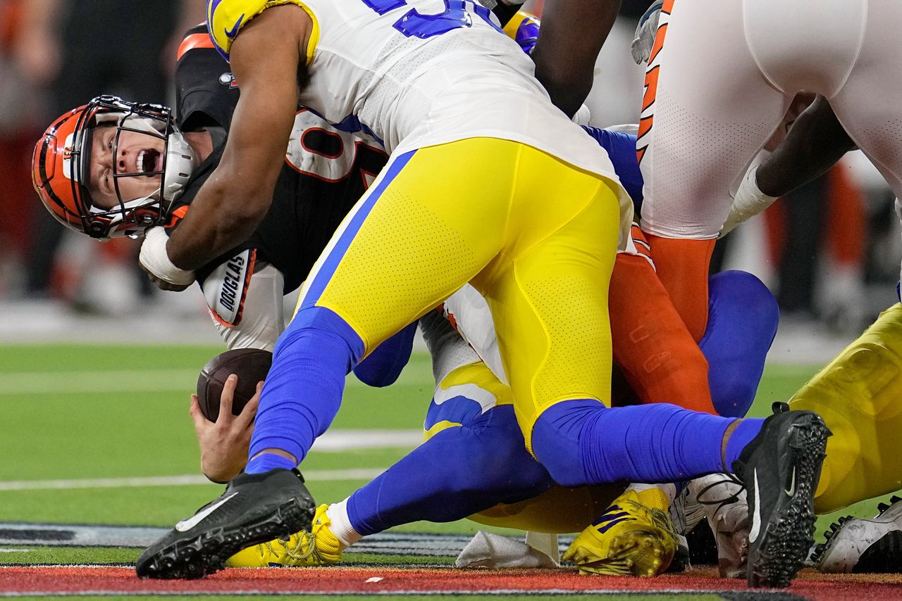 Botsing tijdens de footballwedstrijd tussen de Cincinnati Bengals en de Los Angeles Rams in de NFL.