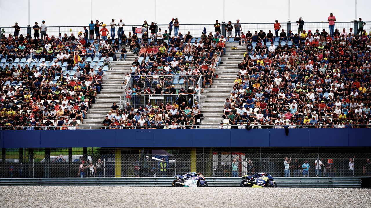 Na twee coronajaren was er weer plek voor 105.000 toeschouwers bij de TT op het circuit van Assen.