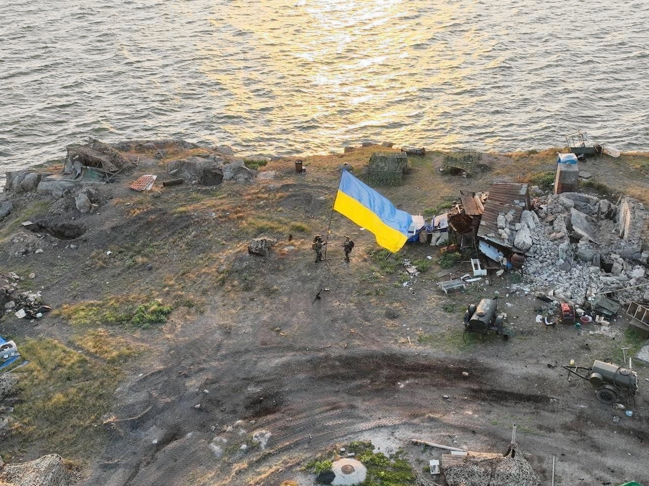Oekraïense militairen plantten begin juli hun vlag op Slangeneiland.