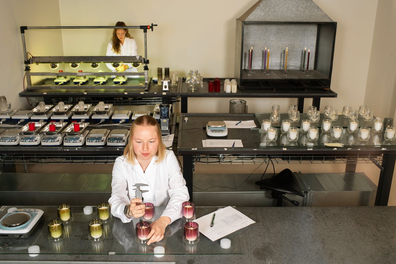 De afdeling onderzoek en ontwikkeling van kaarsenfabrikant Bolsius in Schijndel.