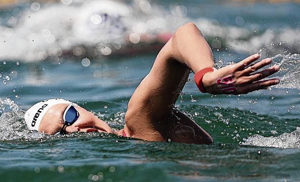 Sharon van Rouwendaal in juni tijdens de WK in Boedapest, waar ze voor het eerst goud won op de 10 kilometer in open water.