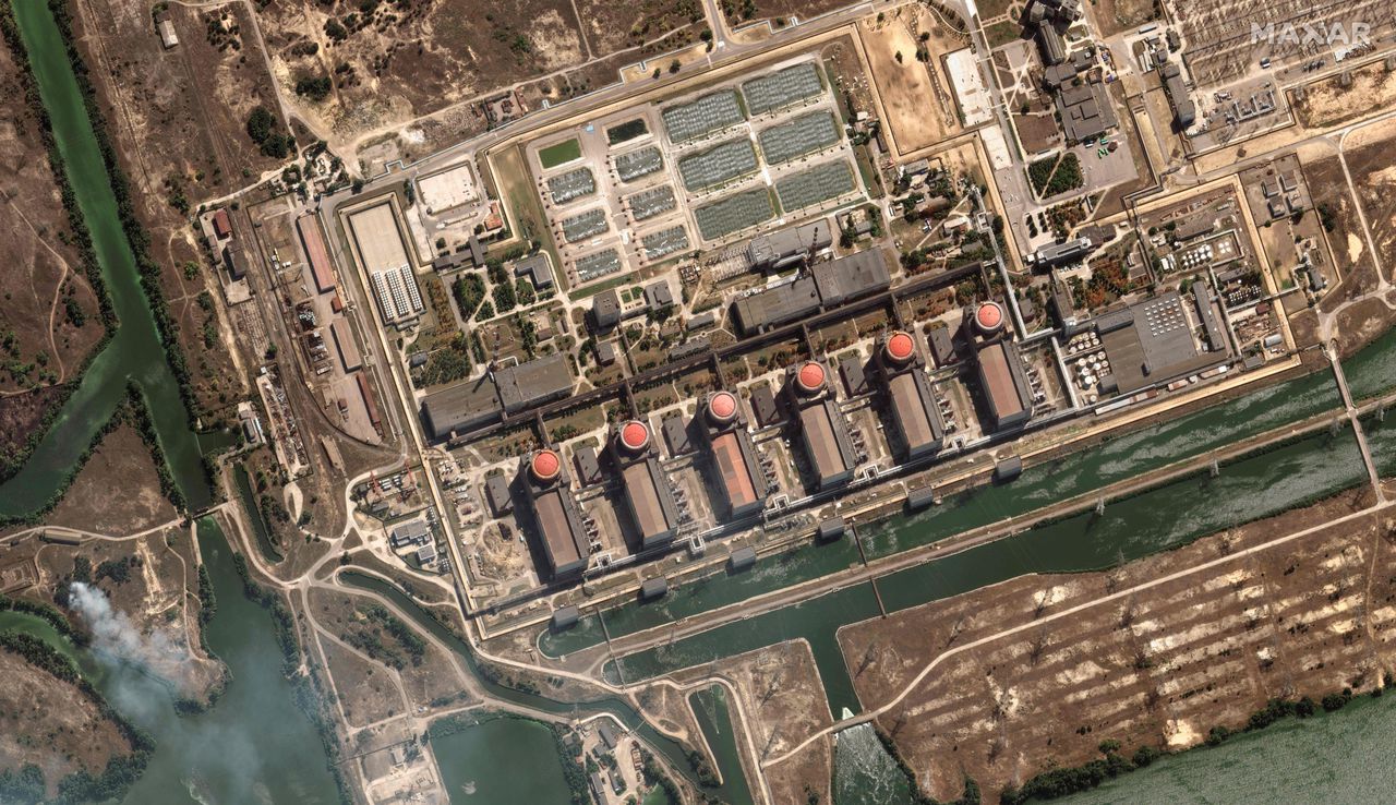 Satellietfoto van de kerncentrale van Zaporizja.