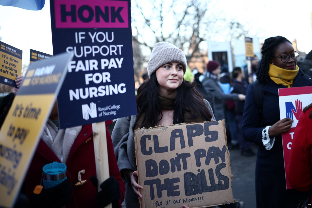 Verpleegkundigen staken bij het St Thomas-ziekenhuis in Londen op 15 december.
