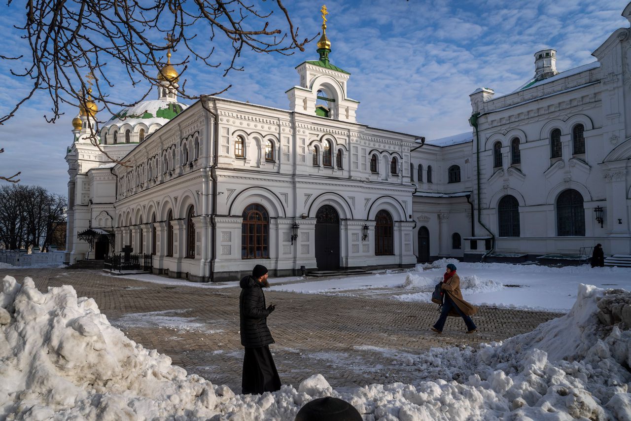 De Oekraïense veiligheidsdienst SBOe viel onlangs bij meer dan 350 kerken en kloosters binnen, waaronder het Holenklooster in Kiev.