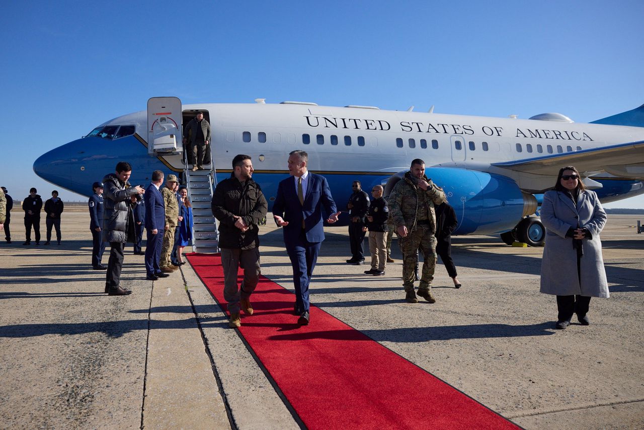 De Oekraïense president Zelensky woensdag bij aankomst in de Verenigde Staten voor een ontmoeting met president Biden en een toespraak tot het Congres.