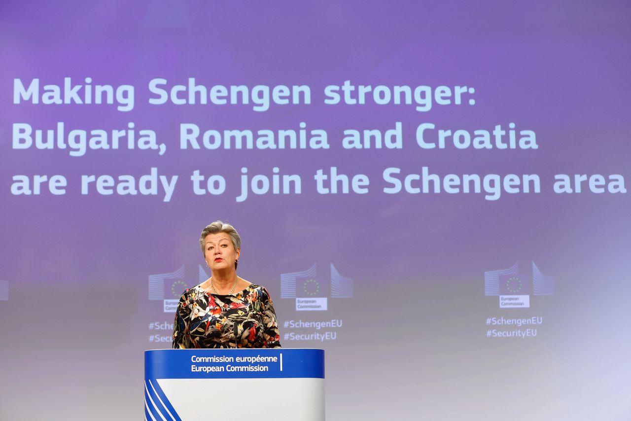 De Europese commissaris voor Binnenlandse Zaken Ylva Johansson geeft een persconferentie over de toetreding van Bulgarije, Roemenië en Kroatië tot het Schengengebied.