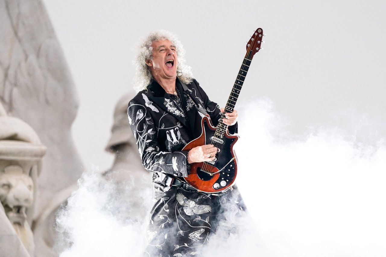 Queen-gitarist Brian May tijdens van het concert voor Buckingham Palace ter gelegenheid van het zeventigjarig jubileum van de troonbestijging van koningin Elizabeth op 4 juni 2022.