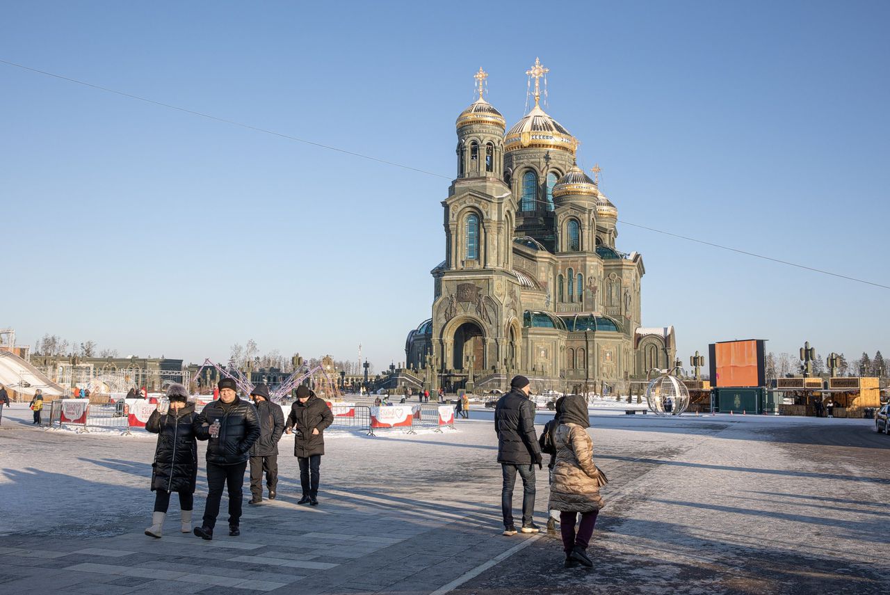 In en rond de Kathedraal van de Strijdkrachten, even buiten Moskou, staat alles in het teken van het Russische leger.