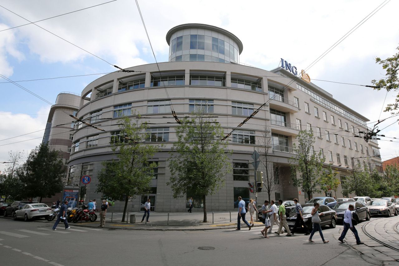 Een ING-kantoor in Moskou. ING had voor de oorlog begon 6,7 miljard euro uitstaan in bedrijven in Rusland. Dat geld terughalen is niet gemakkelijk.