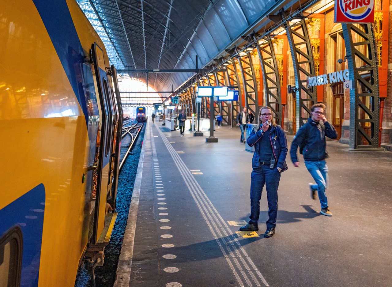 NS-materieel op Amsterdam Centraal.