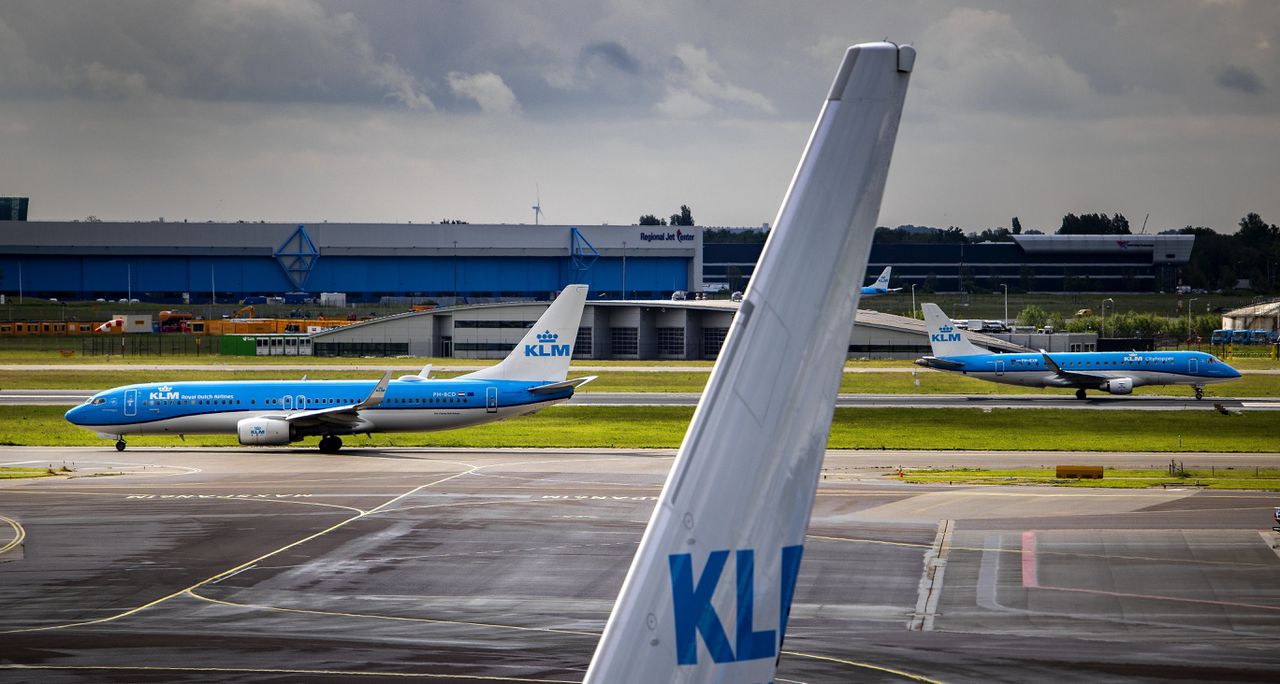 KLM houdt zich niet aan alle steunvoorwaarden. Zo dragen de sterkste schouders niet langer de zwaarste lasten bij de luchtvaartmaatschappij.
