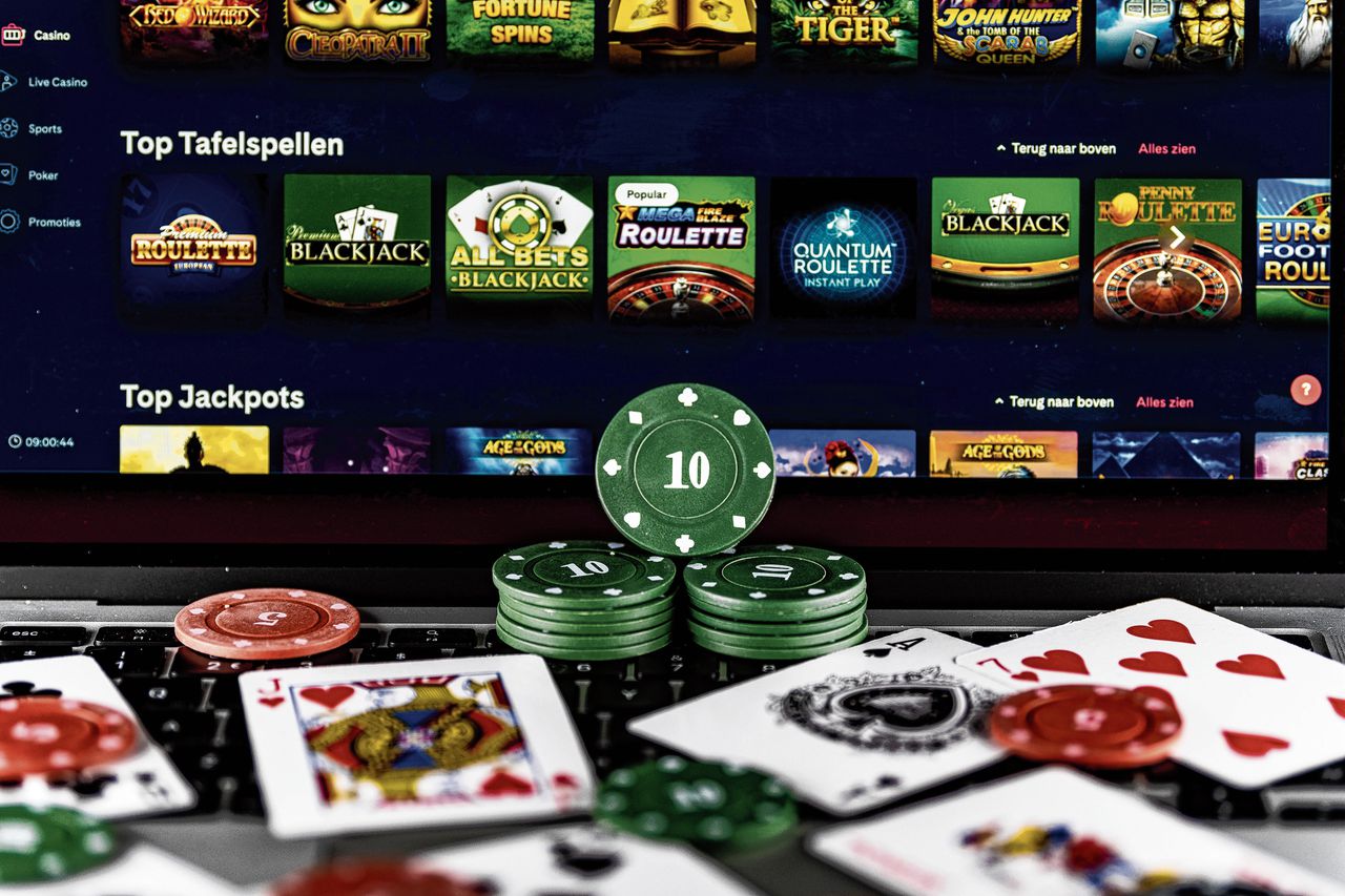 In Nederland is door de Ksa aan 24 bedrijven een gokvergunning verstrekt.