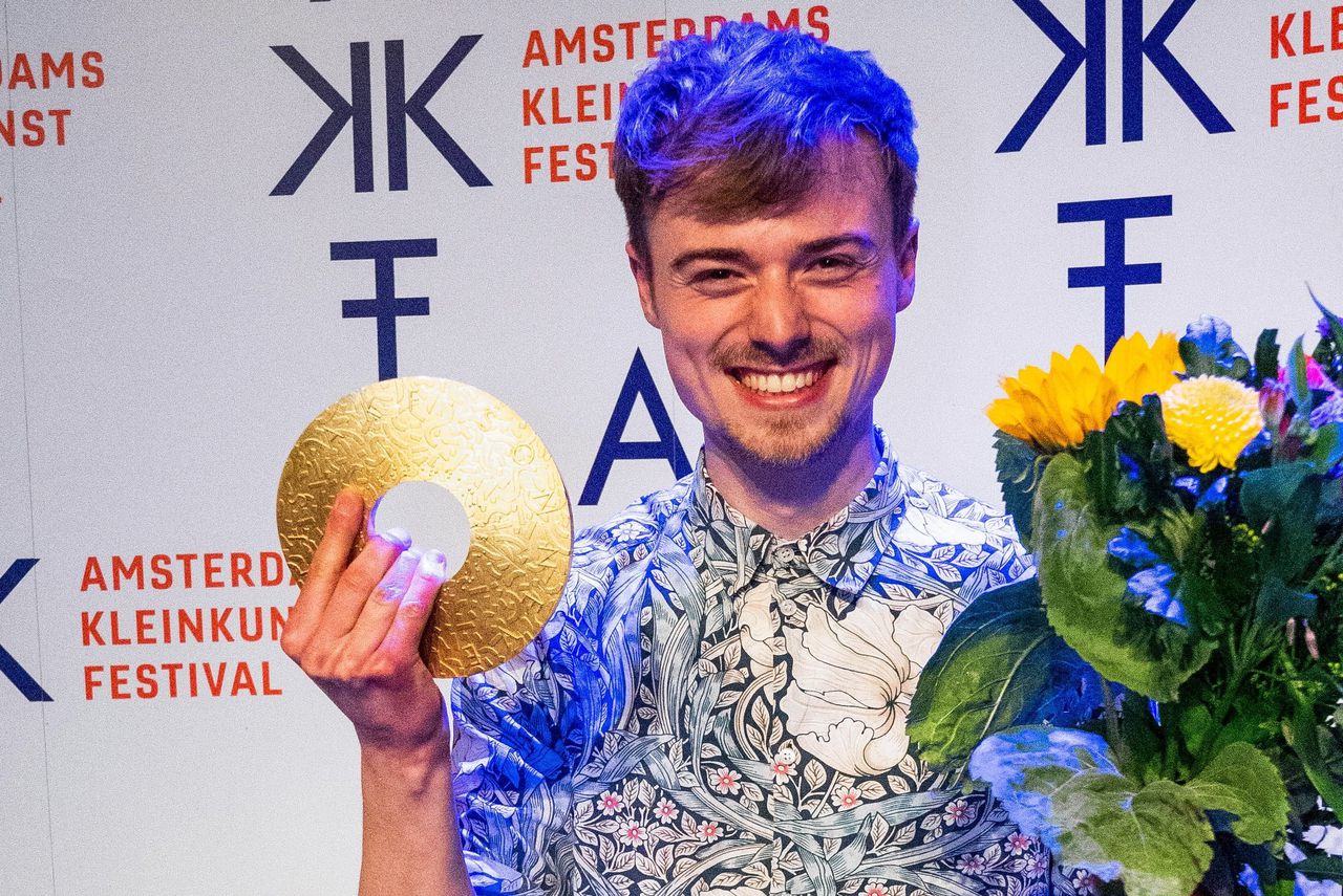 Cabaretier Luuk Ransijn, winnaar AKF Sonneveldprijs 2023