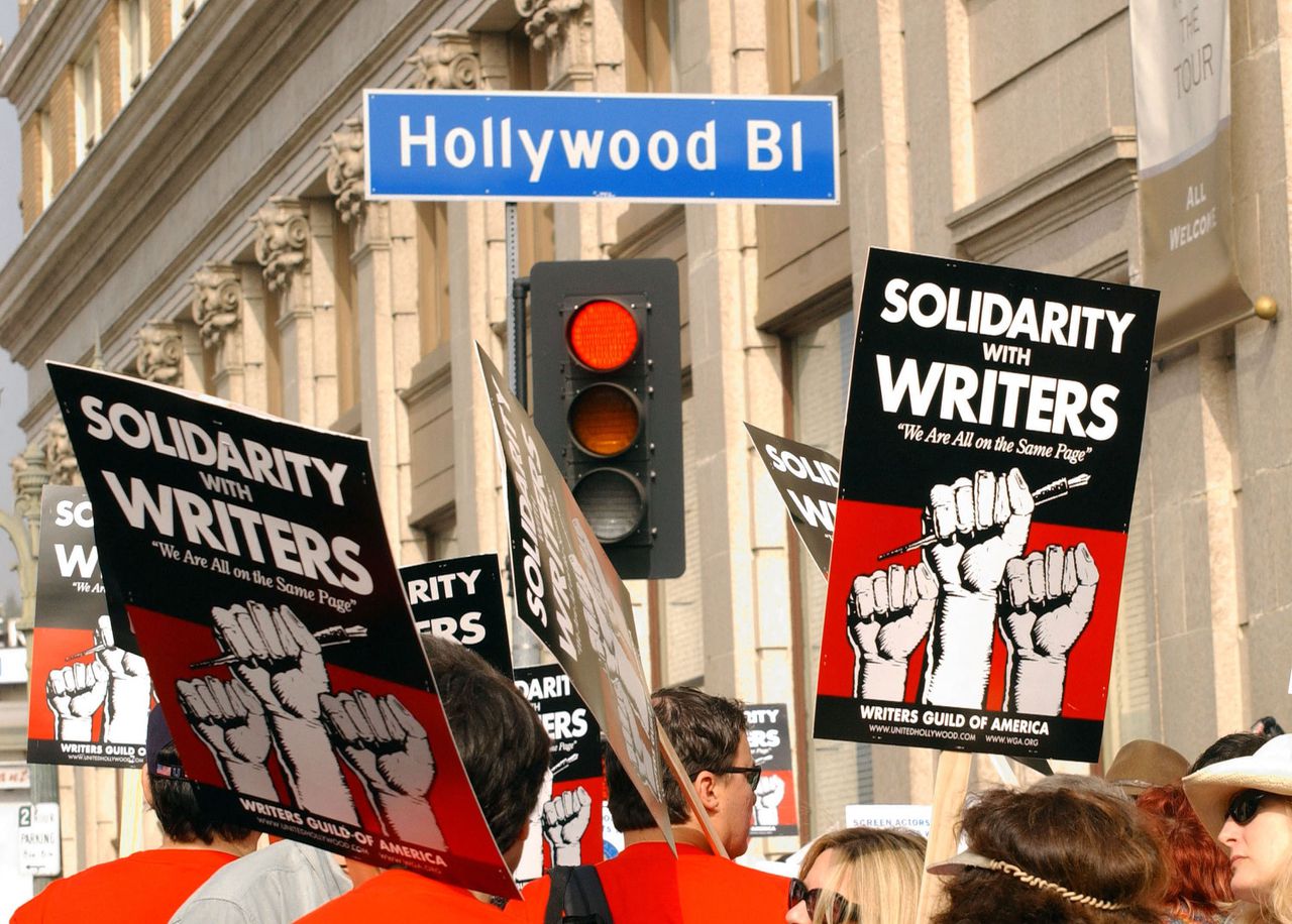 Een protest van de Writers Guild of America tijdens de vorige staking in 2007.