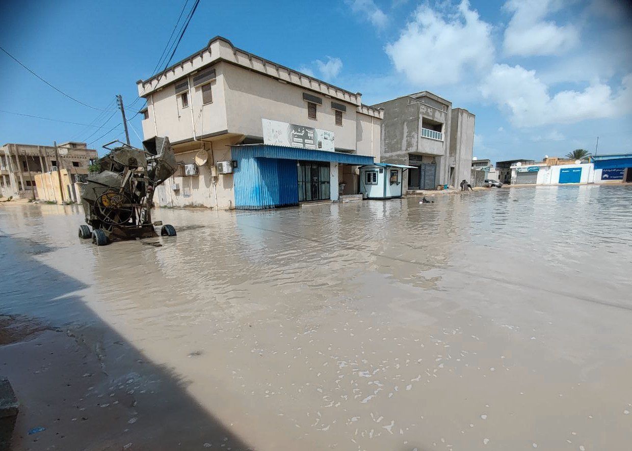 De Libische stad Misrata is overstroomd door de zware regenval.