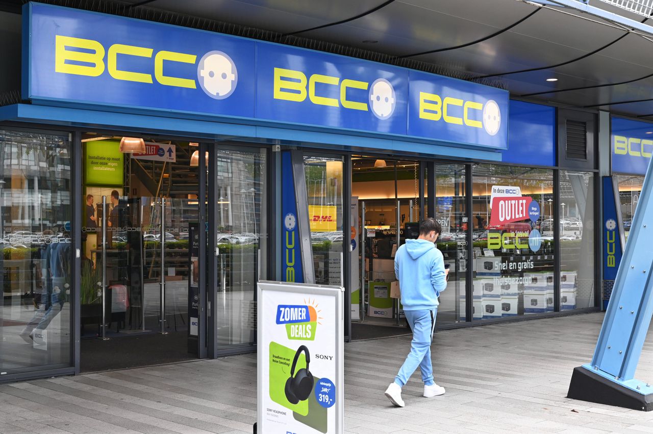 De winkels van BCC blijven voorlopig nog gewoon open.