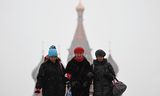 <p>Vrouwen op het <strong>Rode Plein</strong> in Moskou, november 2023. </p> <p>Foto Natalia Kolesnikova/AFP</p>