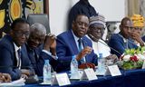 President Macky Sall (midden) spreekt vorig jaar tijdens een bijeenkomst in het Republikeinse Paleis van Dakar. 