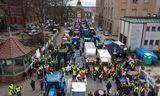 Poolse boeren blokkeren een weg in Szczecin, bij de Duitse grens, uit woede over de dalende graanprijzen